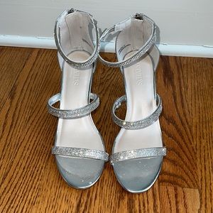 NEW runs like 8 David’s Bridal Strappy Dress Sandals